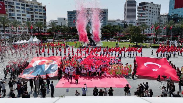 19 Mayıs İzmir'de coşkuyla kutlanacak