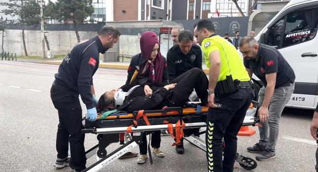 Yolun karşısına geçerken otomobilin çarptığı yaya yaralandı