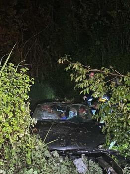 İnegöl'de tarlaya uçan otomobildeki 4 kişi yaralandı