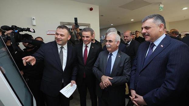 Bakan Çiftçi, Erzurum'da, Geri Gönderme Merkezi'nde incelemelerde bulundu
