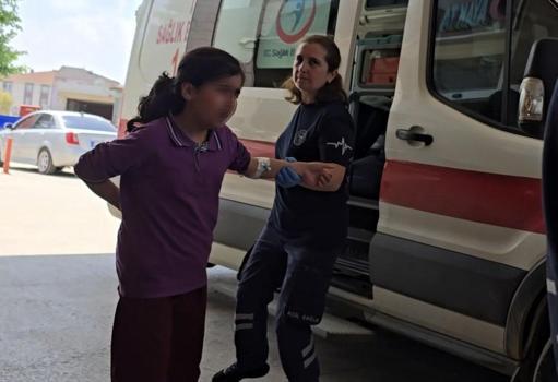 'İndirimli' çiğ köfte yiyen 28 öğrenci hastanelik oldu
