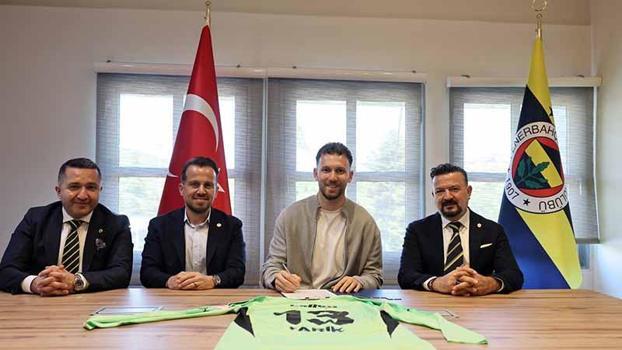 Fenerbahçe, kaleci Tarık Çetin’le 3 yıllık sözleşme imzaladı