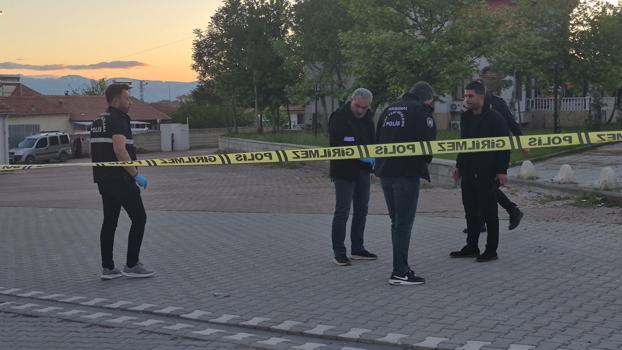 Sanal medyada tartışıp, parkta kavga ettiler: 1 yaralı