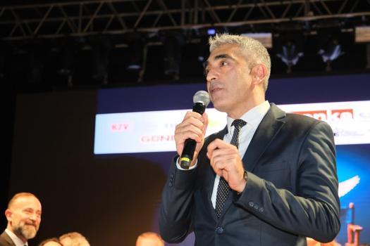 Adana'da açık hava sahnelerinde sanat ve müzik dolu sezon
