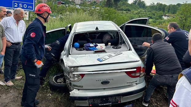 TIR, otomobille çarpıştıktan sonra devrildi: 6 yaralı