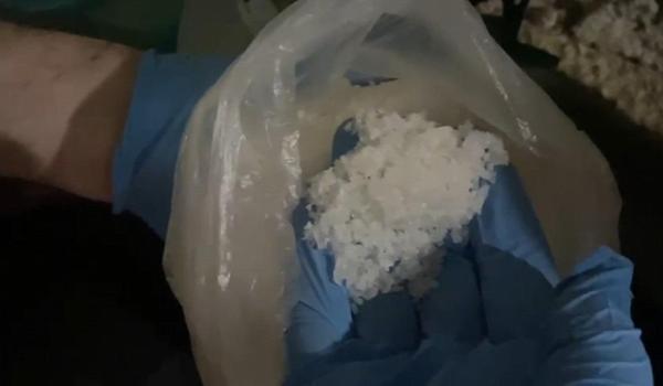 Mersin’de bir depoda 27 kilo uyuşturucu ele geçirildi; 2 tutuklama