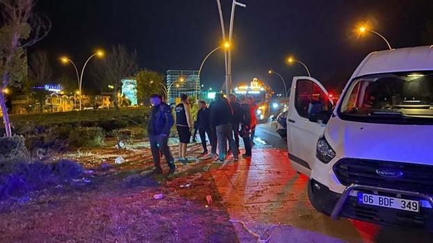 Ankara'da aydınlatma direğine çarpan motosiklet sürücüsü öldü