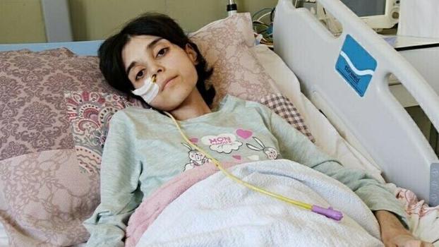 Ünzile, ameliyat sonrası protein emilim bozukluğu nedeniyle 18 yaşına 30 kiloyla giriyor