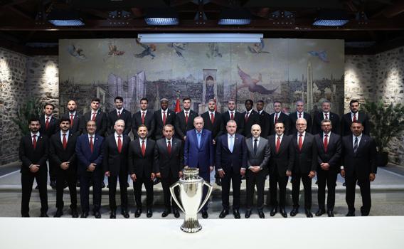 Cumhurbaşkanı Erdoğan, Süper Lig şampiyonu Galatasaray’ı kabul etti