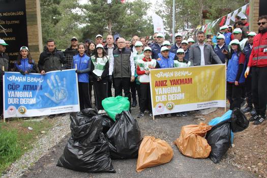 Sivas'ta il protokolü ve öğrenciler ormanda çöp topladı