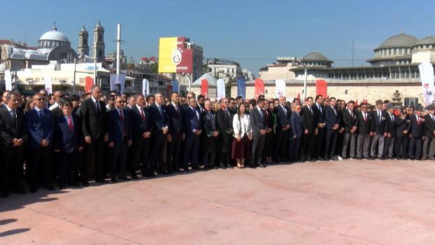 Taksim'de 19 Mayıs Atatürk'ü Anma Gençlik ve Spor Bayramı töreni