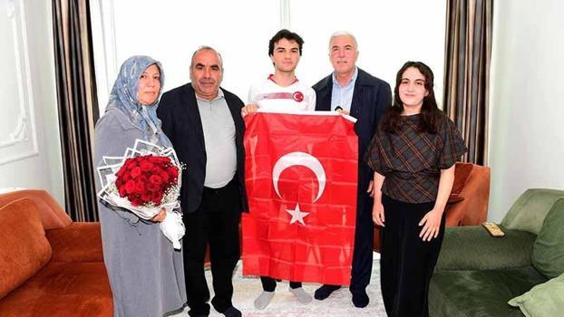 CİMER, Türk bayrağı isteyen gencin talebini karşıladı