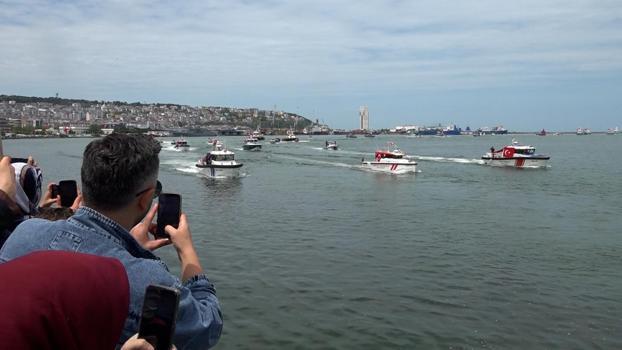 Samsun’da 19 Mayıs’a özel deniz geçit töreni ilgiyle izlendi