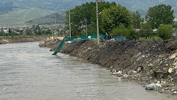Almus Barajı’nda taşkın alarmı: Turhal’da esnaf kepenk kapattı