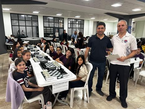 Erdemli’de satranç turnuvası başladı