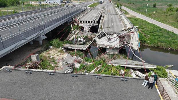 Ukrayna-Rusya savaşında havaya uçurulan köprü, savaş anıtı olacak