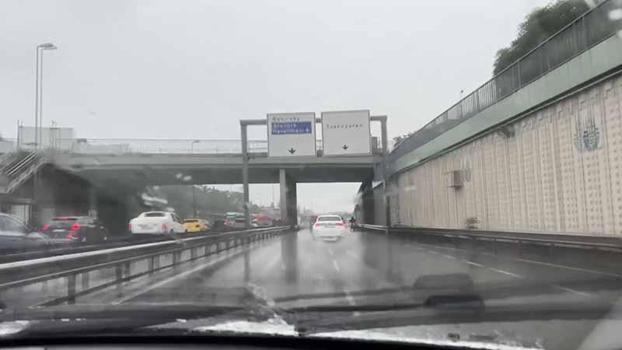 Bayrampaşa ve Üsküdar'da sağanak etkili oldu