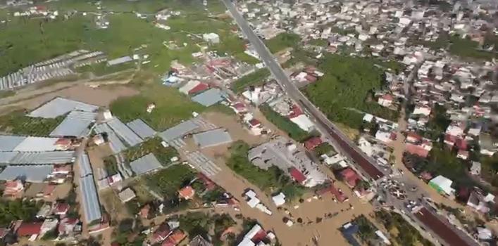 Hatay'da sağanak; köprü çöktü, araçlar sürüklendi (4)
