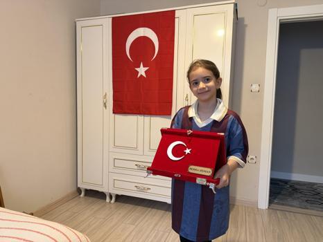 Kavanozda biriken iyilik ödülsüz kalmadı; 9 yaşındaki Berra’ya sürpriz