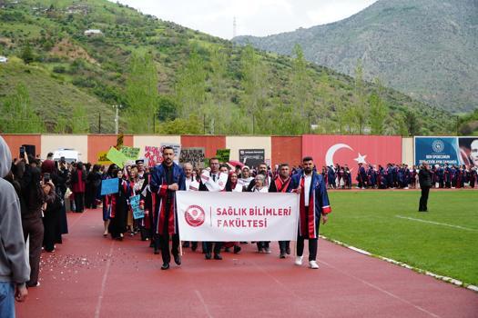 Gümüşhane Üniversitesi'nde mezuniyet heyecanı