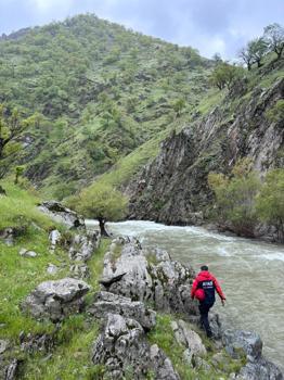 Muş’ta çaya düşen kadını arama çalışmaları sürüyor