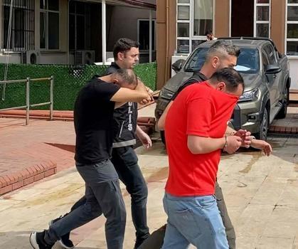 'Dur’ ihtarına uymayan sürücü takip sırasında kaza yaptı; 2 tutuklama