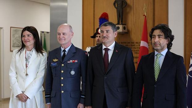 Roma’da ‘Ankara NATO Zirvesi Ekseninde İttifakın Güney Kanadı’ paneli düzenlendi