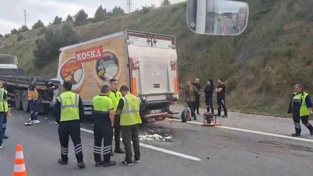 Arnavutköy'de TIR'a çarpan kamyonetin şoförü öldü