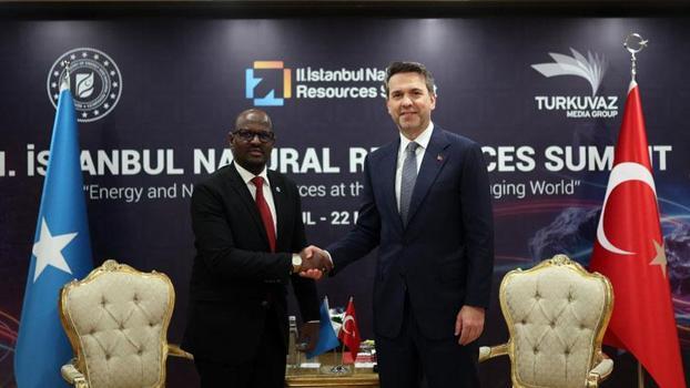 Bakan Alparslan Bayraktar, Somali Petrol ve Maden Kaynakları Bakanı Mohamed ile görüştü