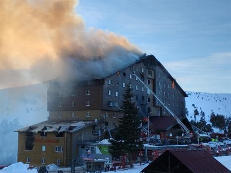 78 kişinin öldüğü otel yangınında istinaf mahkemesi itirazları reddederek verilen cezaları aynı şekilde onadı