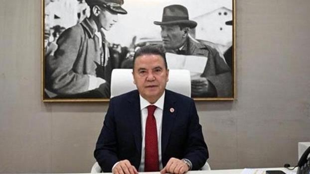 Muhittin Böcek’e bir dosyadan ev hapsi
