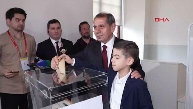 Dursun Özbek oyunu kullandı