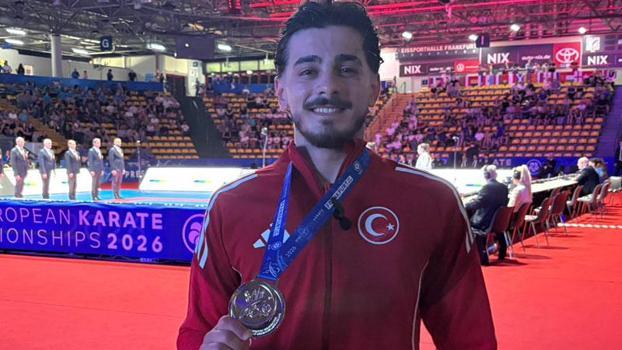 Ömer Faruk Yürür, Avrupa Karate Şampiyonası'nda altın madalya kazandı