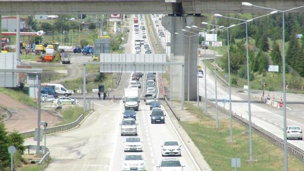 'Kilit kavşak' Kırıkkale'de bayram trafiği yoğunluğu