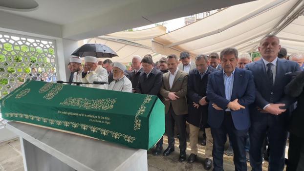 Eski Adalet Bakanı Tunç'un kayınpederi son yolculuğuna uğurlandı