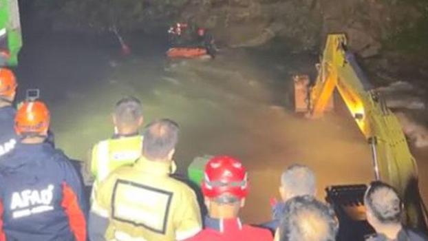 Derede balık avlarken akıntıya kapılıp, kaybolan yeğenin cansız bedenine ulaşıldı; amca aranıyor