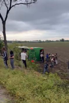 Çanakkale'de otobüs devrildi; yaralılar var
