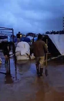 Adana’da sağanak, hayatı olumsuz etkiledi