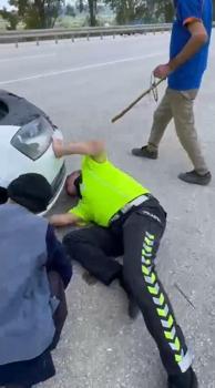 Uygulama noktasında durdurulan otomobilin motorundan 3 yavru kedi çıktı