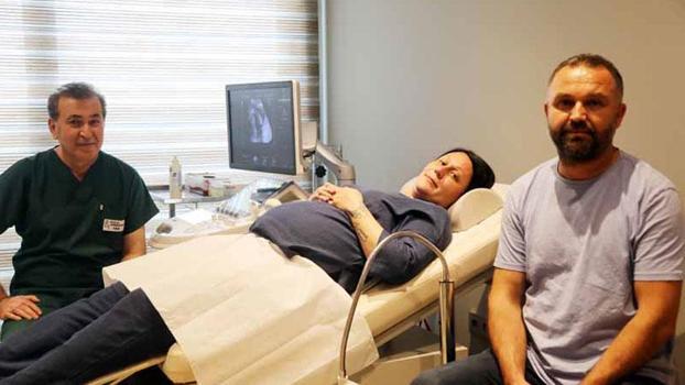 Anne karnındaki 200 gramlık bebeğin tıkalı idrar yolu lazerle açıldı