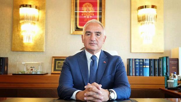 'Çingene Kızı' mozaiğinin kayıp parçalarından biri daha Türkiye’ye kazandırıldı