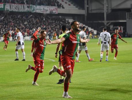 Karşıyaka'da Ömer Faruk beklemede