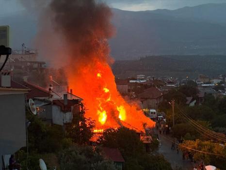 Aydın’da 2 katlı müstakil evde çıkan yangın söndürüldü