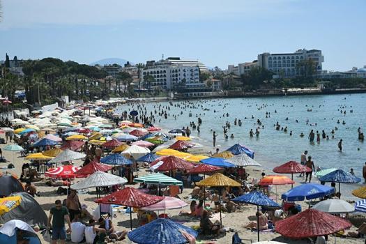 Kuşadası'nda bayram yoğunluğu; oteller doldu