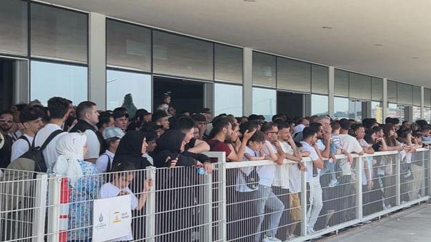 Bayramın ikinci gününde Adalar vapur iskelesinde yoğunluk yaşandı