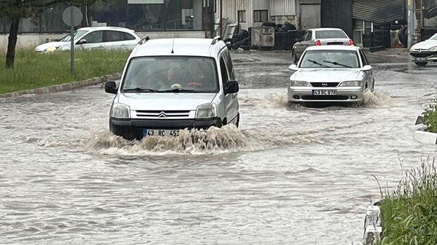 Kütahya’da sağanak yağış