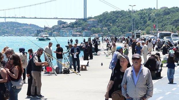 Kurban Bayramı'nın son gününde sıcak havayı fırsat bilenler sahillere akın etti