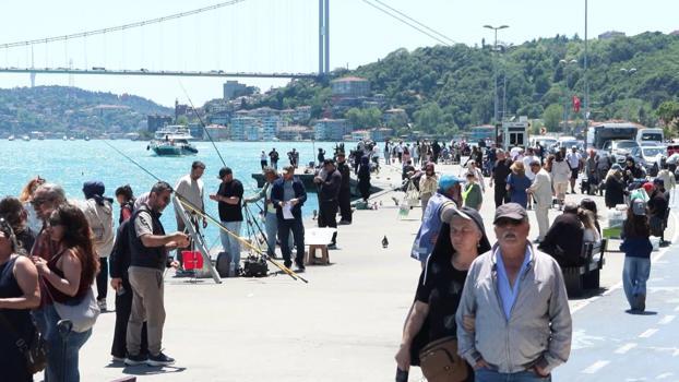 Kurban Bayramı'nın son gününde sıcak havayı fırsat bilenler sahillere akın etti