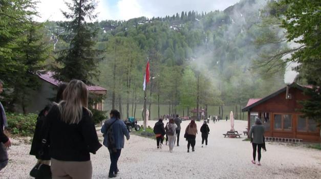 Karagöl, bayramda yerli ve yabancı turistleri ağırladı