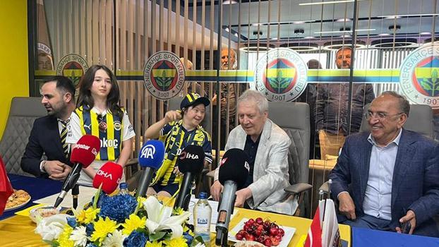 Aziz Yıldırım'dan Sakarya Fenerbahçeliler Derneği'ne ziyaret